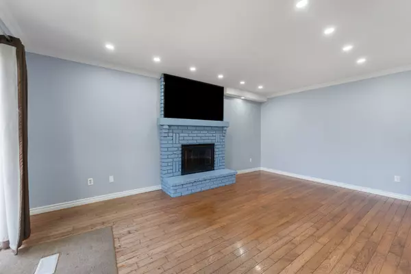 Oshawa, ON L1G 7R1,1416 Somerville ST