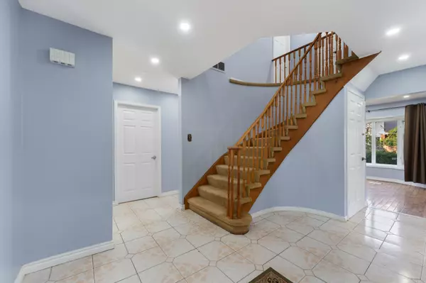 Oshawa, ON L1G 7R1,1416 Somerville ST