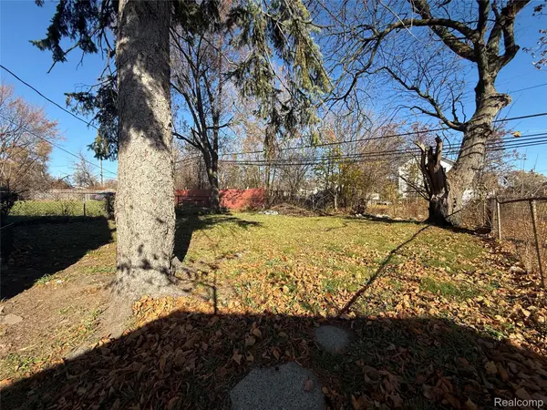 Detroit, MI 48215,4194 Algonquin ST