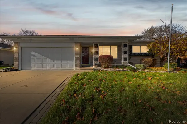 Warren, MI 48088,14741 Fina DR