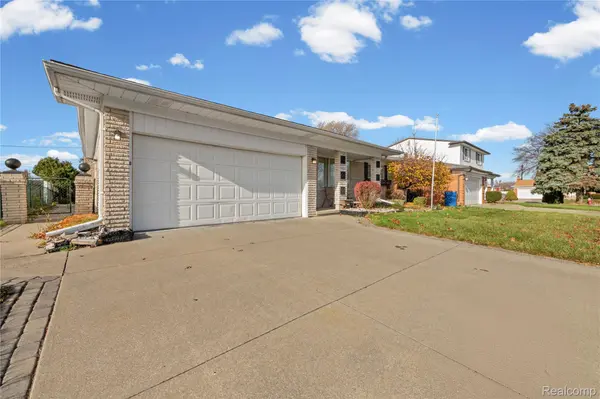 Warren, MI 48088,14741 Fina DR