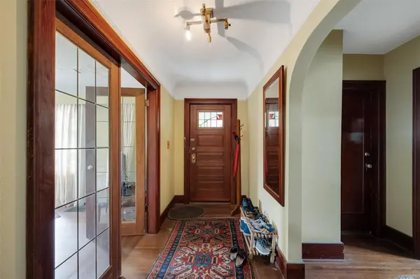 Victoria, BC V8W 1L8,516 Simcoe St