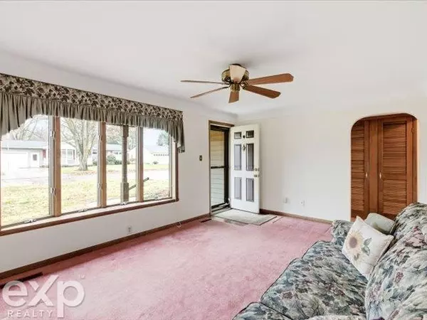 Croswell, MI 48422,39 S Flower ST