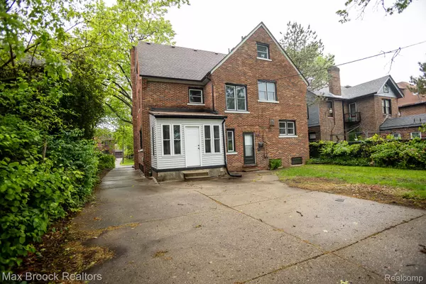 Detroit, MI 48221,17352 Parkside ST