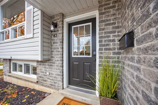 Orillia, ON L3V 8A9,42 Jordon CRES