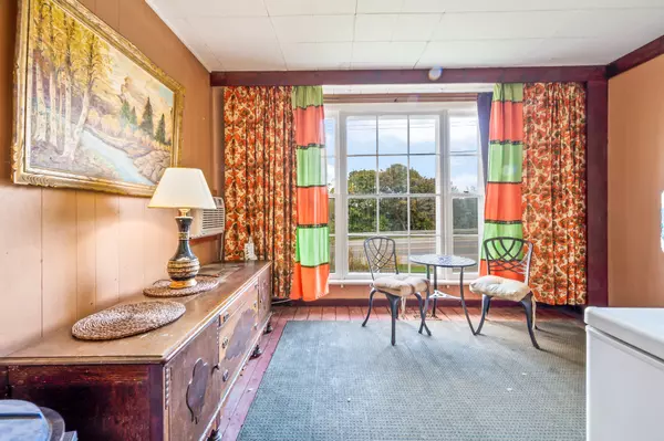 Caledon, ON L7K 0A3,19726 Airport RD