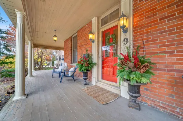 Clarington, ON L1C 1Y6,9 Concession ST W