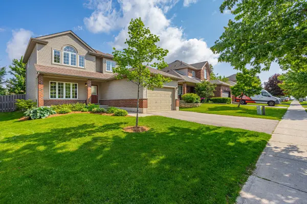 Middlesex Centre, ON N0M 2A0,32 Stonefield LN