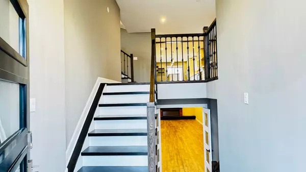 Barrie, ON L4M 6Y3,26 Monique CRES