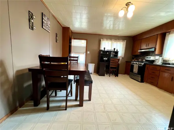 Swift Current, SK S9H 1A8,369 9th AVENUE NW