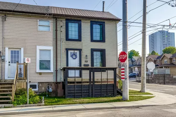 Hamilton, ON L8R 2H3,201 Barton ST W