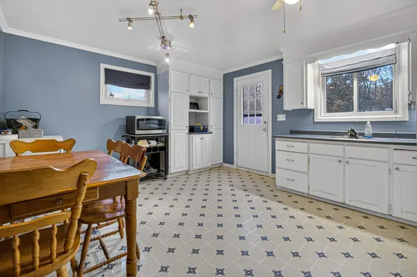 Peterborough, ON K9J 4M3,734 CHAMBERLAIN ST