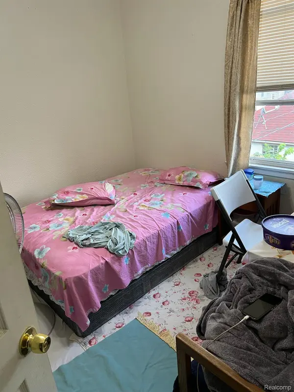 Hamtramck, MI 48212,2388 Neibel ST