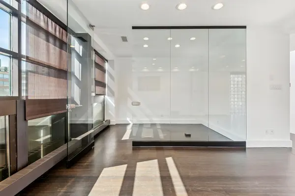 30A Hazelton AVE #400-500, Toronto C02, ON M5R 2E2