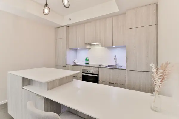 5 St. Joseph ST #3301, Toronto C01, ON M4Y 0B6