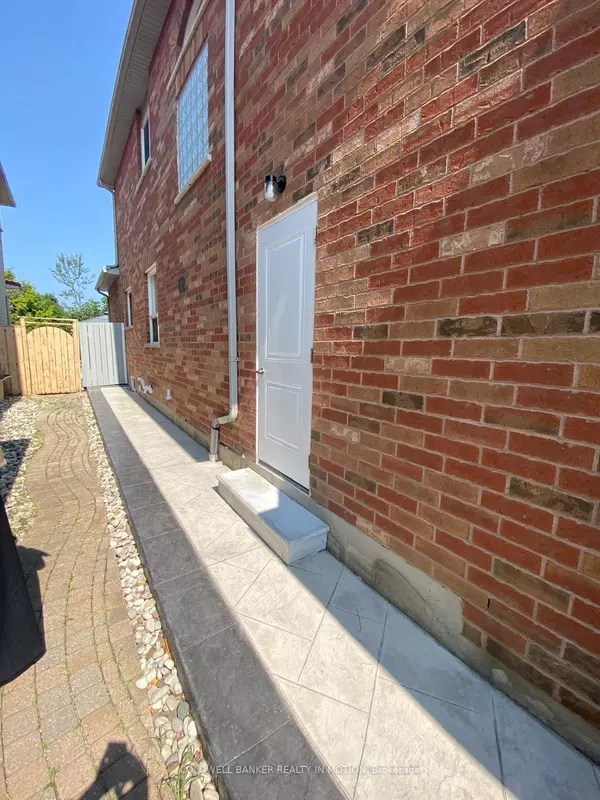 Mississauga, ON L5W 1P5,537 Navigator DR #Basement