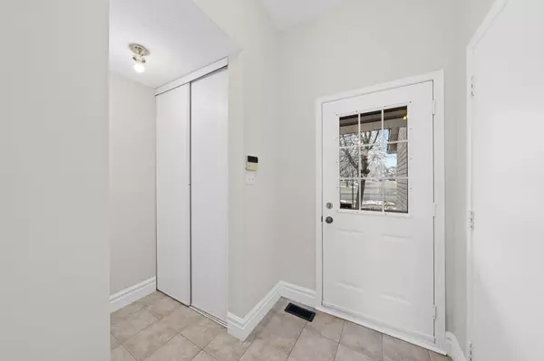 Kanata, ON K2M 2T4,526 Meadowbreeze DR