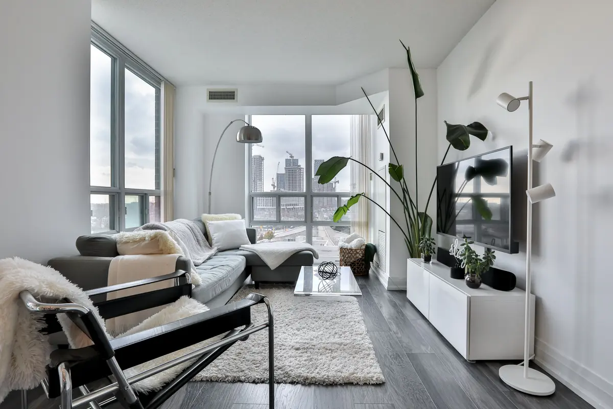 Toronto W08, ON M9A 0A5,9 Michael Power PL #708