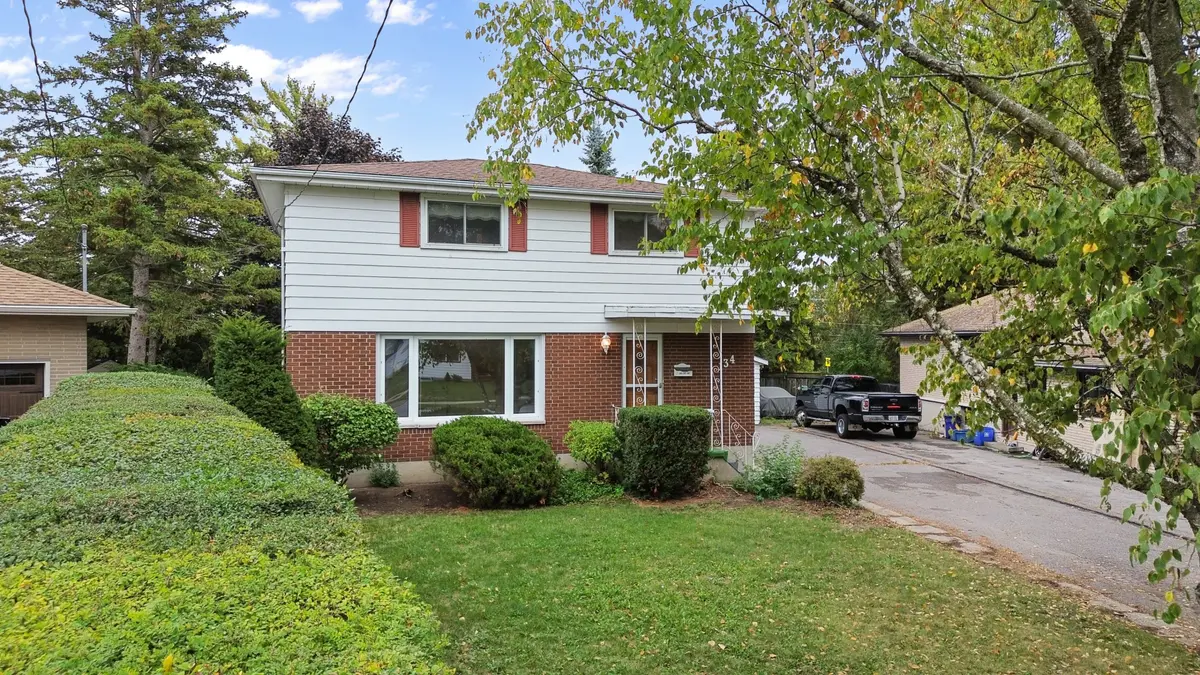 Belleville, ON K8N 1J5,134 Hastings DR