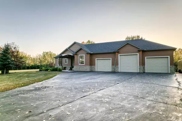 Rural Rocky View County, AB T4A 0N8,292171 Butte Hills LN