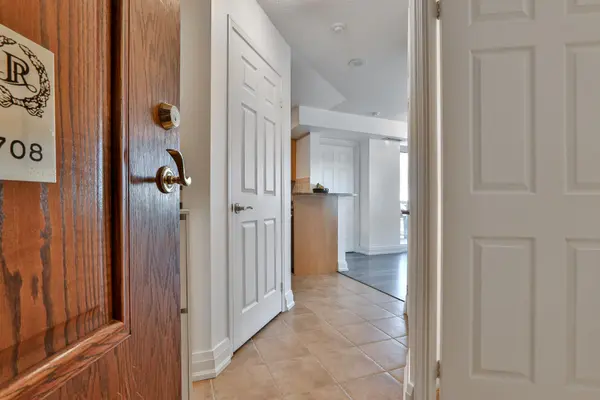 Toronto W08, ON M9A 0A5,9 Michael Power PL #708