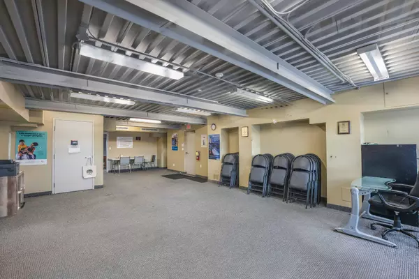 Niagara Falls, ON L2H 1J5,4807 KENT AVE #202