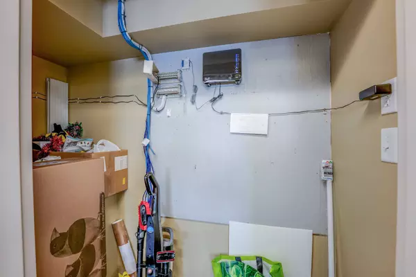 Niagara Falls, ON L2H 1J5,4807 KENT AVE #202