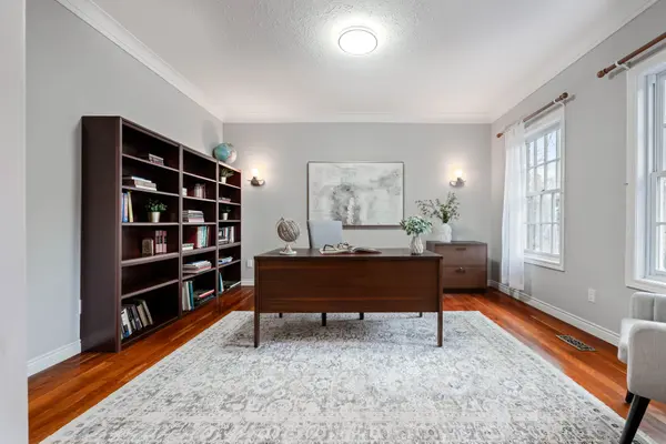 Mono, ON L9W 4A8,7 Ironwood CT