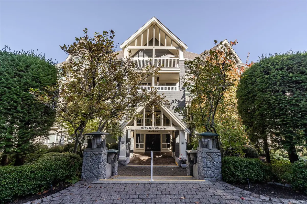 Nanaimo, BC V9T 6K1,5650 Edgewater Lane #113