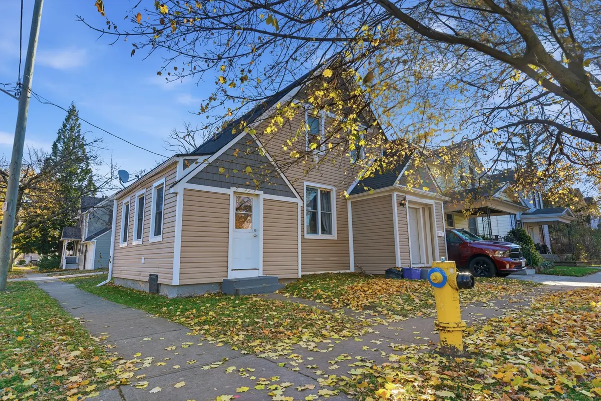 20 Henry ST, St. Catharines, ON L2R 5T3