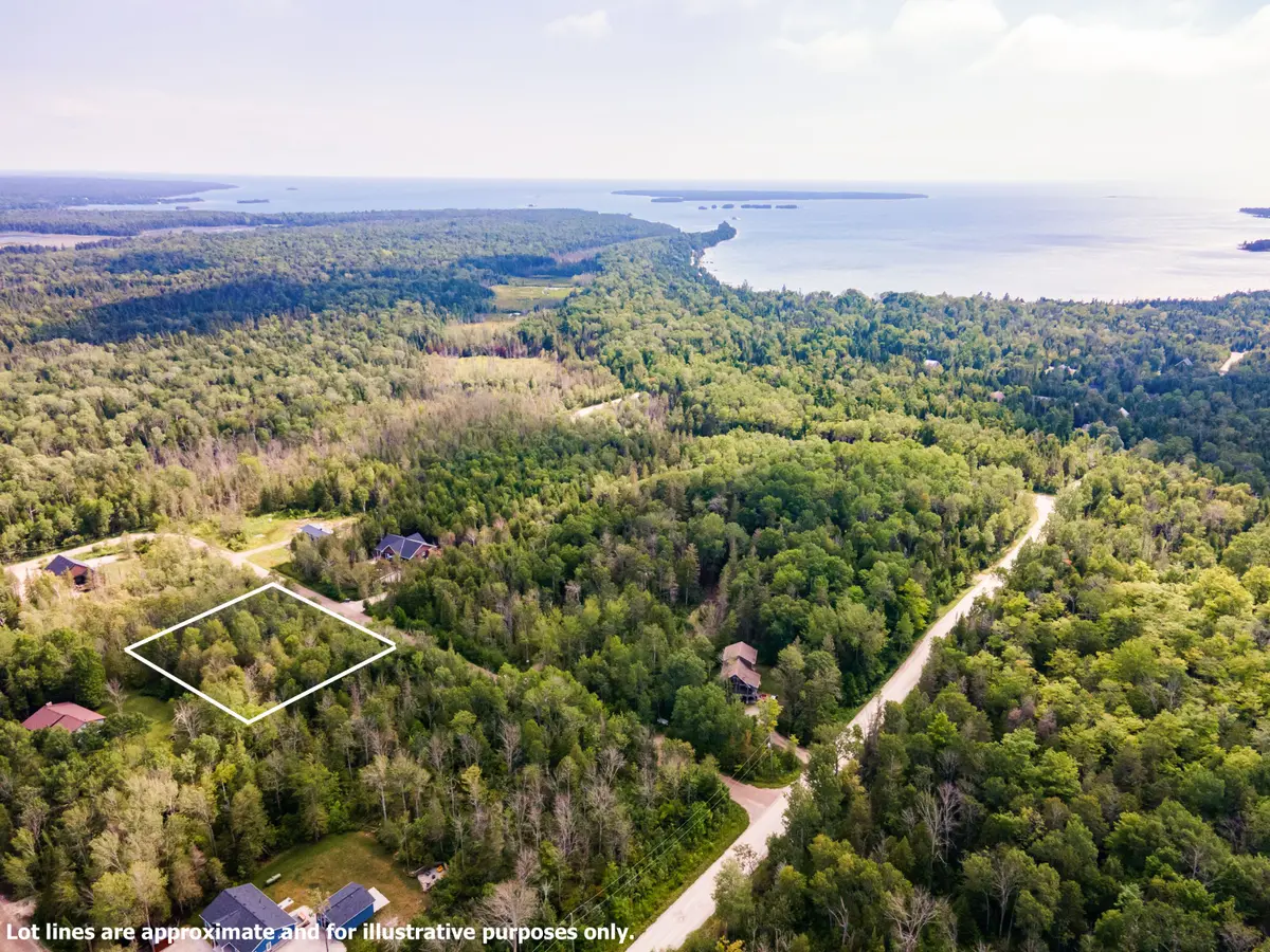 Northern Bruce Peninsula, ON N0H 2M0,PT 52 Henwood ST