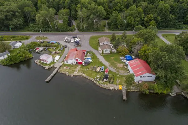 11438 C Loyalist Pkwy N, Prince Edward County, ON K0K 2T0