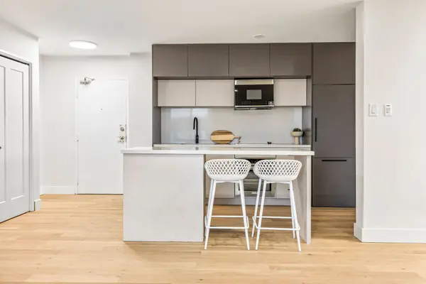 London East, ON N5Y 4T8,563 Mornington AVE #702