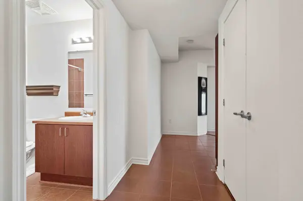 Vanier And Kingsview Park, ON K1L 0A8,70 Landry ST #1504