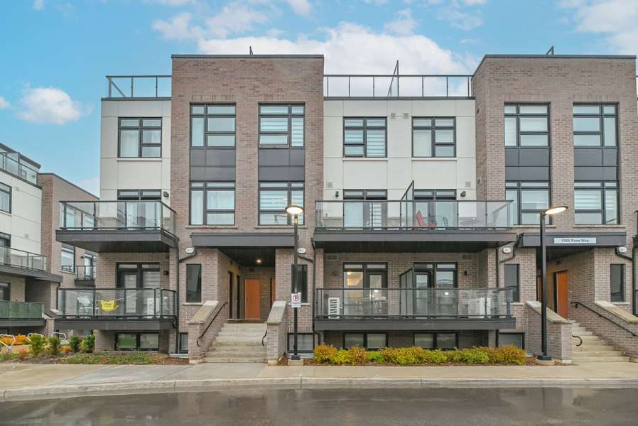 1589 Rose WAY #106, Milton, ON L9E 1N4
