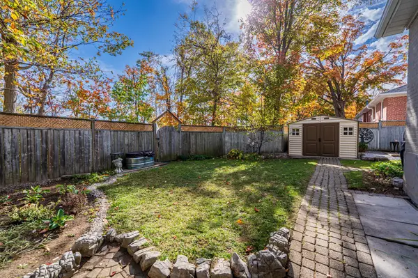 Orillia, ON L3V 3H2,15 Karen CRES