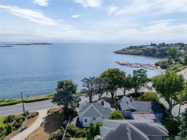 320 Beach Dr, Oak Bay, BC V8S 2M2