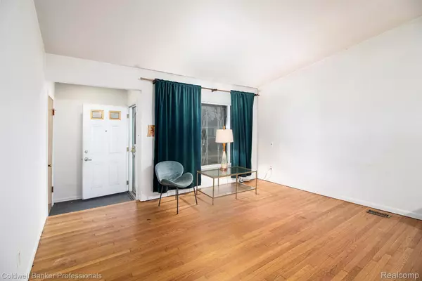 Oak Park, MI 48237,14561 Leslie ST