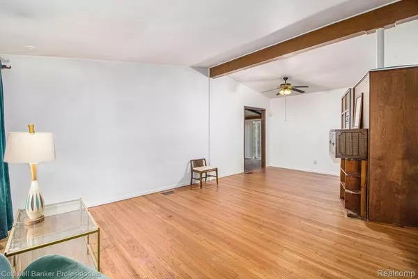 Oak Park, MI 48237,14561 Leslie ST