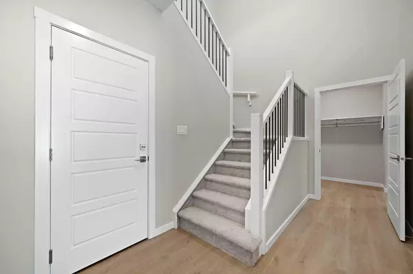 Cochrane, AB T4C 2J8,7 Heritage Link