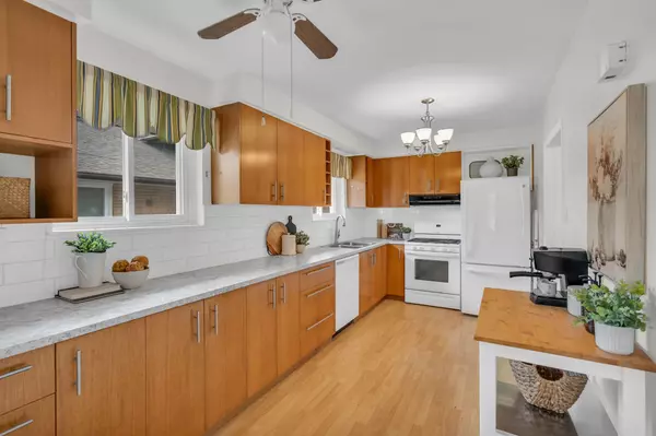 Toronto W08, ON M8Z 3C2,47 Graystone GDNS