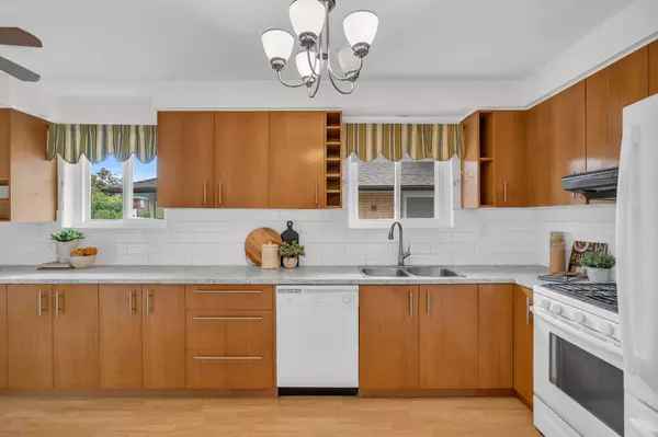 Toronto W08, ON M8Z 3C2,47 Graystone GDNS