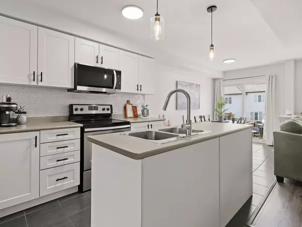 Shelburne, ON L9V 3V1,883 Cook CRES