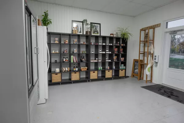 North Glengarry, ON K0C 1A0,215 Main ST N