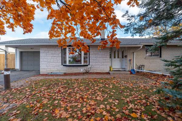 42 Birchview RD, Meadowlands - Crestview And Area, ON K2G 3G6