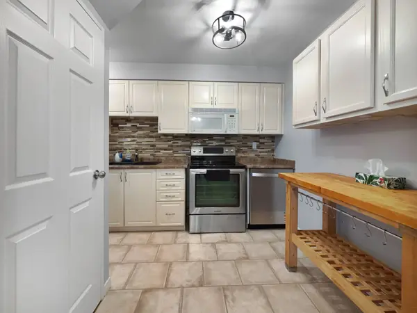 Brantford, ON N3R 6Y9,36 Hayhurst RD #363