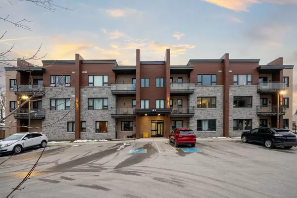 Lucan Biddulph, ON N0M 2J0,263 Butler ST #205