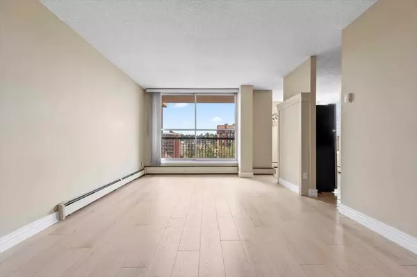 Calgary, AB T2R 0L7,1123 13 AVE SW #704