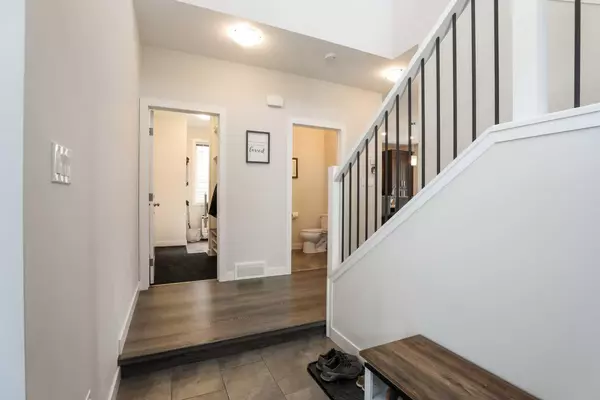 Lethbridge, AB T1K 7A3,100 Riverhurst CV W