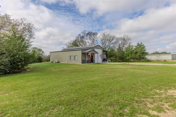 Scroggins, TX 75480,984 County Road Se 4350